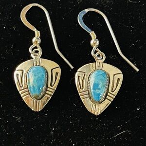 Santa Fe style kingman turquoise arrowhead sterling silver earrings 1.5 TGW